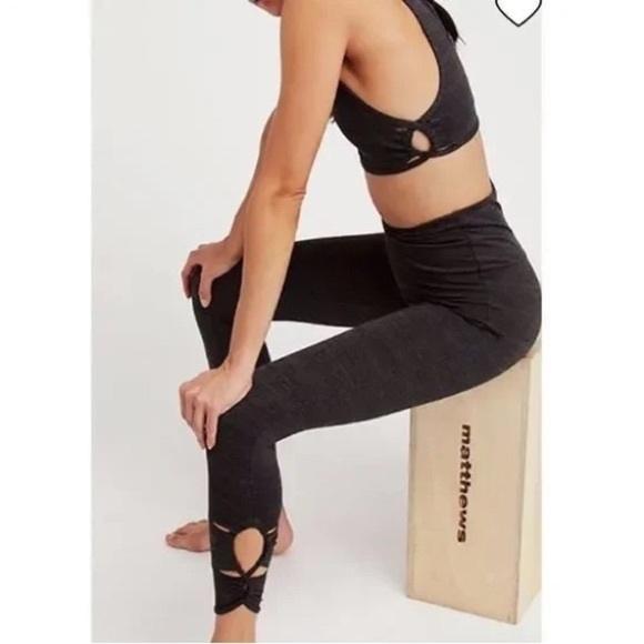 Free People Movement 7/8 Revolve Legging Green Combo - Picture 1 of 11